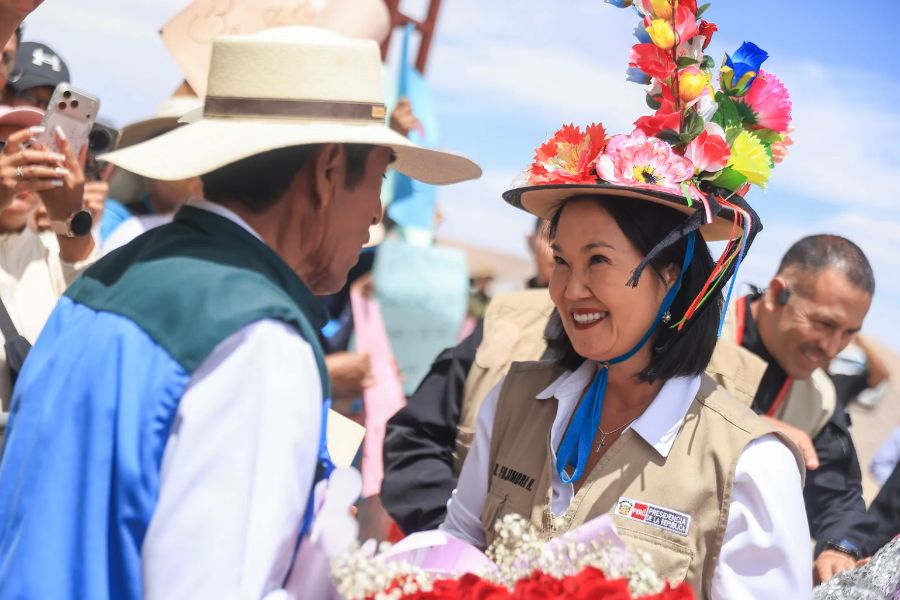 Presidenta Keiko Fujimori inaugura obra de electrificación rural en Moquegua